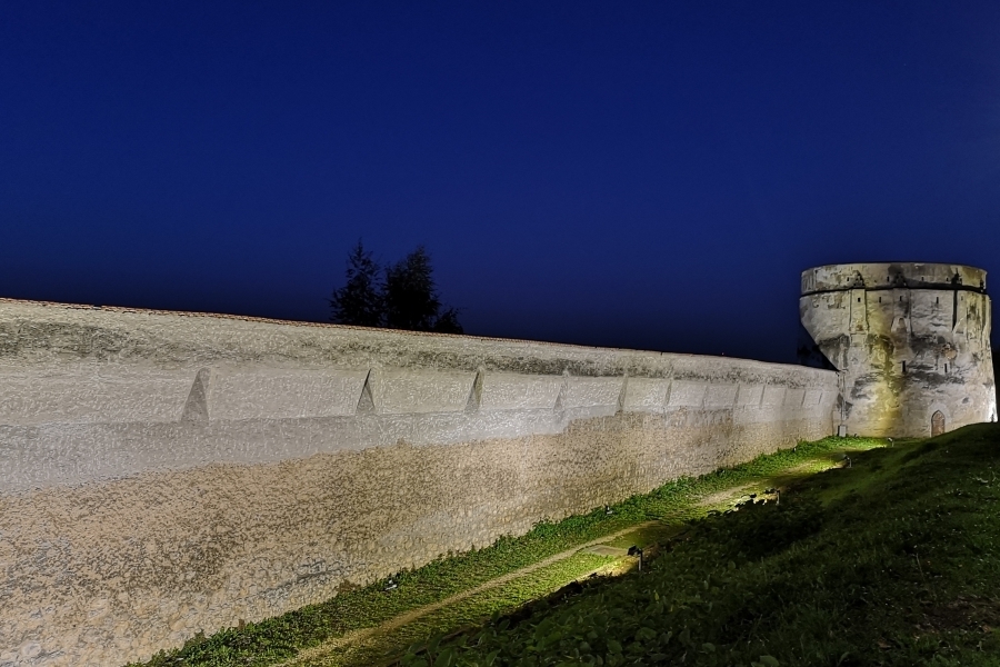 Turul fortificaţiilor vechii cetăţi a Braşovului